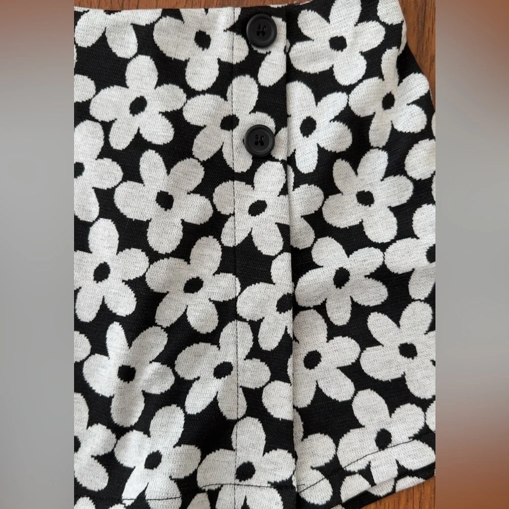 OLD NAVY Black Cropped Cardigan with Floral Short Skirt